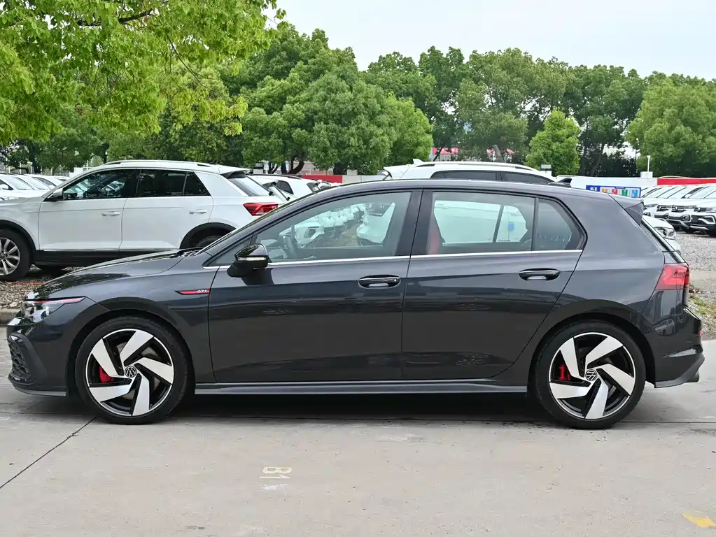 Volkswagen Golf GTI 2021