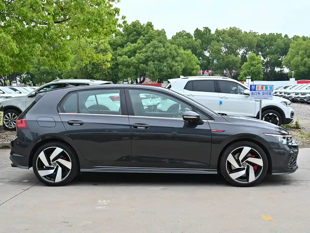 Volkswagen Golf GTI 2021