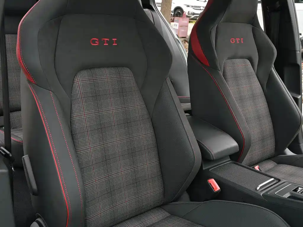 Volkswagen Golf GTI 2021