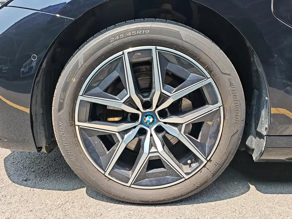 BMW i5 2024 eDrive 35L M Sport Package