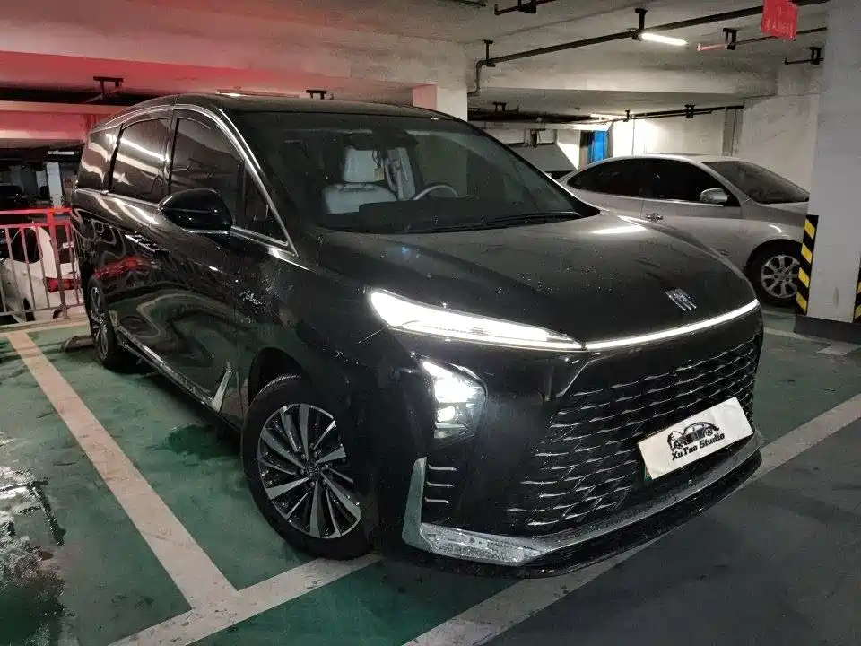 Buick GL8 NEV 2026 Avenir Luxury Edition