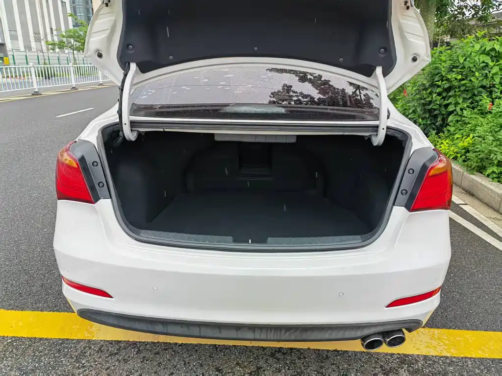 Hyundai Mistra 2014 1.8L Automatic DLX