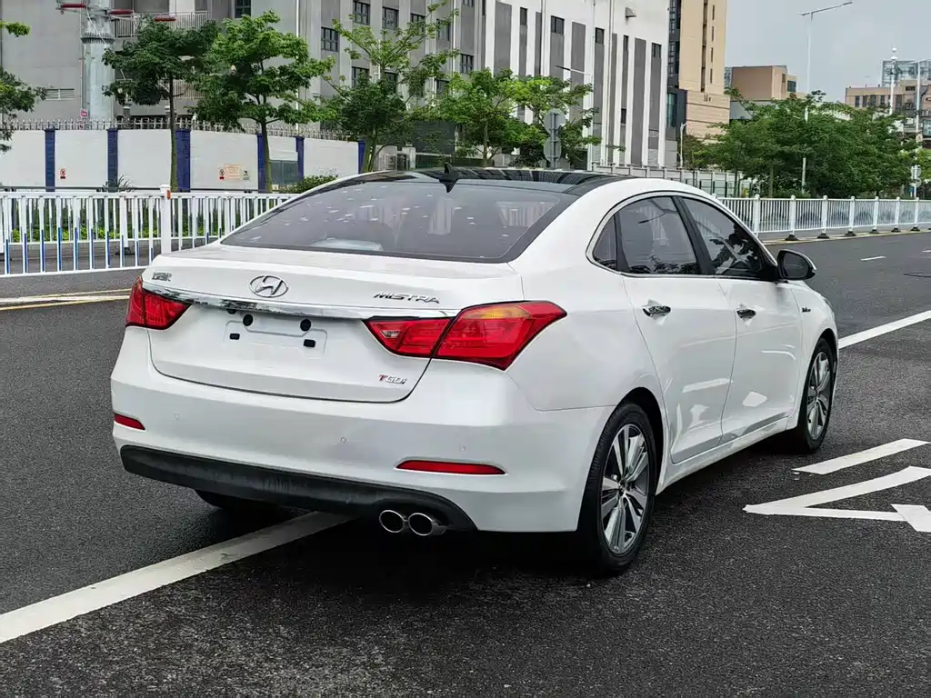 Hyundai Mistra 2014 1.8L Automatic DLX