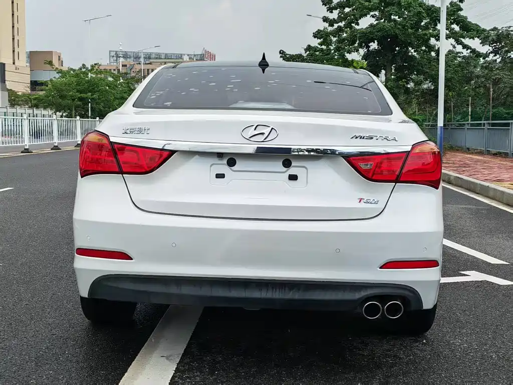 Hyundai Mistra 2014 1.8L Automatic DLX