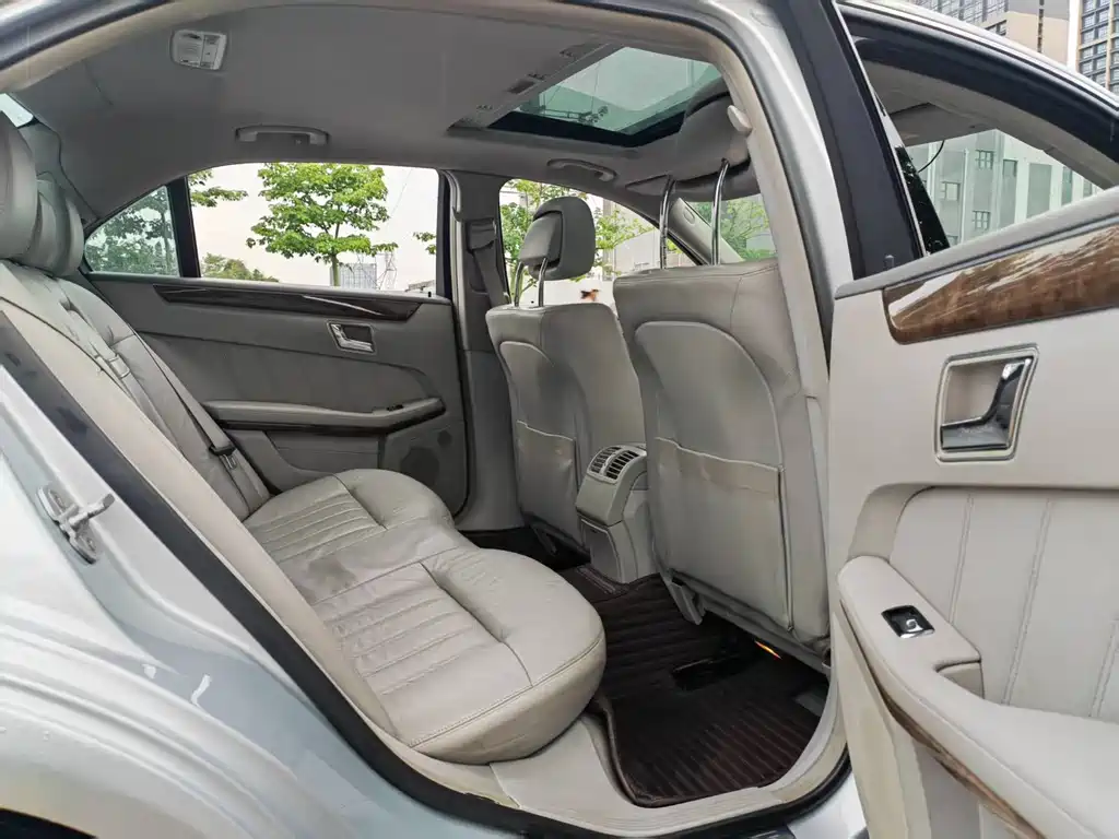 Mercedes-Benz E-Class 2010 E 200 CGI Elegance