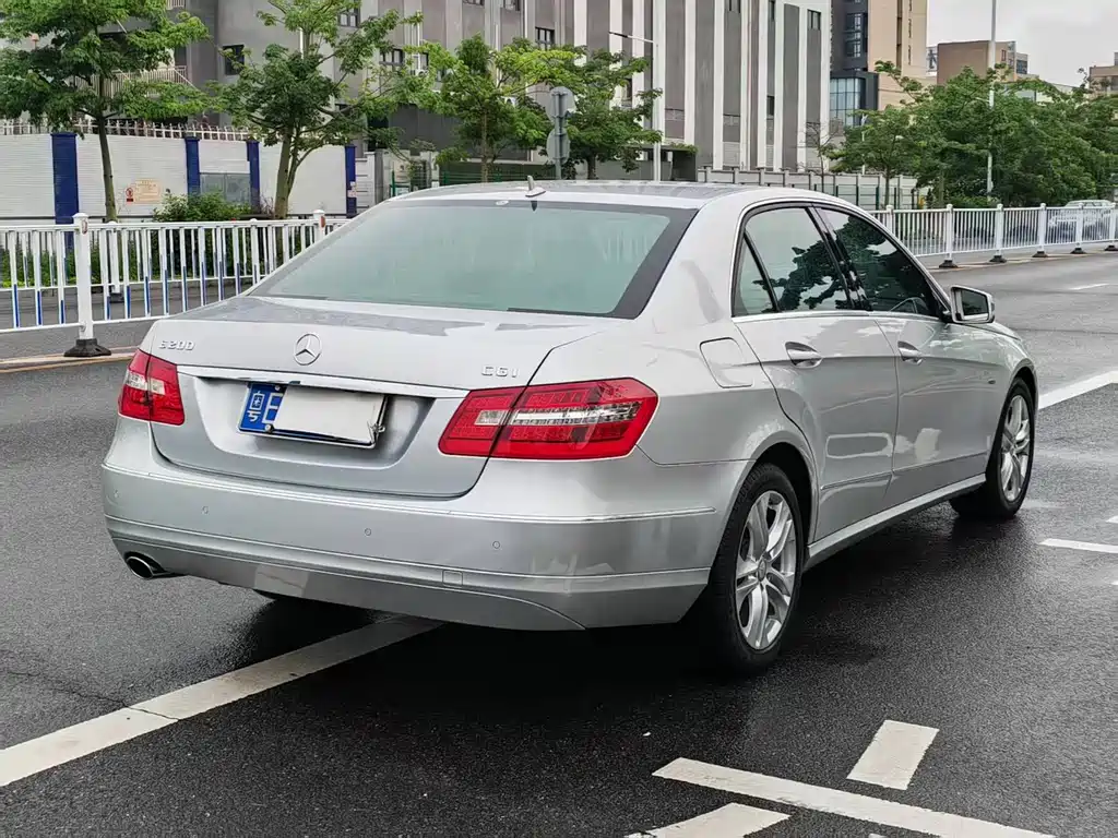 Mercedes-Benz E-Class 2010 E 200 CGI Elegance