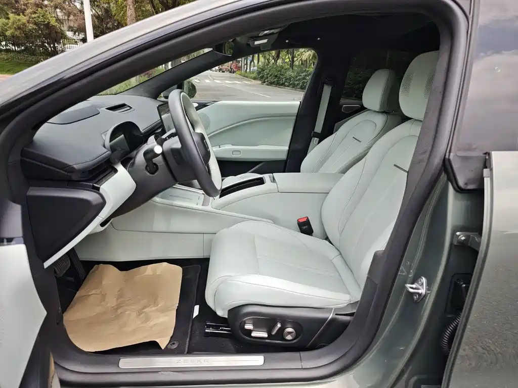 Zeekr 007 2025 Long Range AWD Intelligent Driving Edition 100kWh