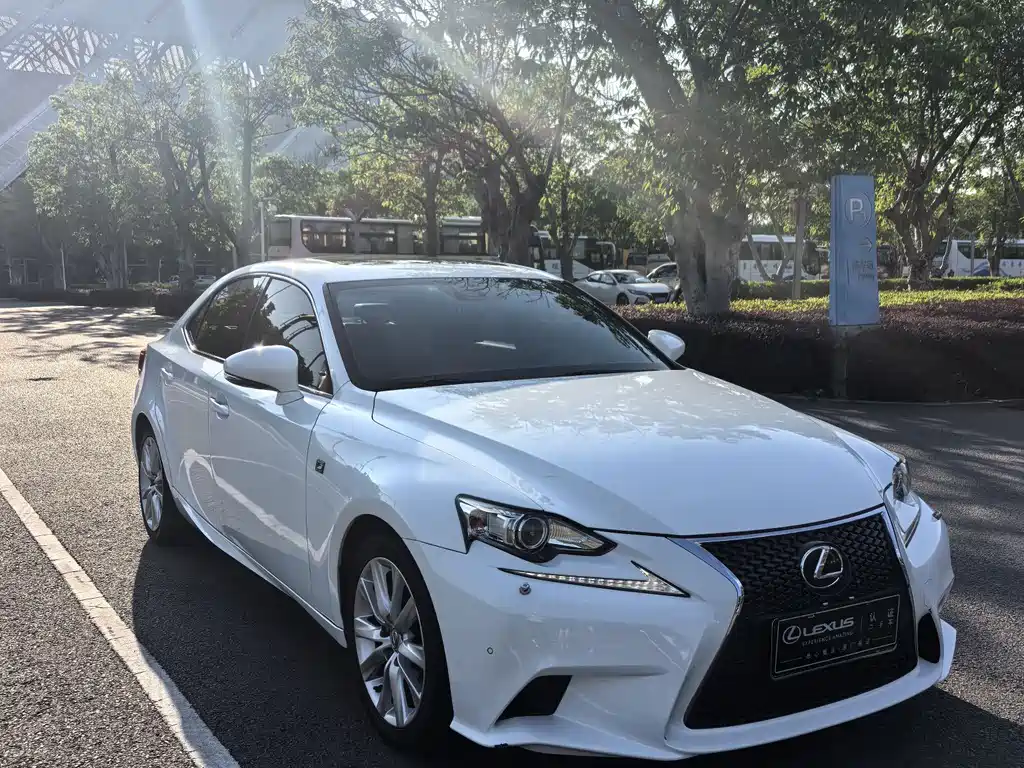 Lexus IS 250 F SPORT 2013