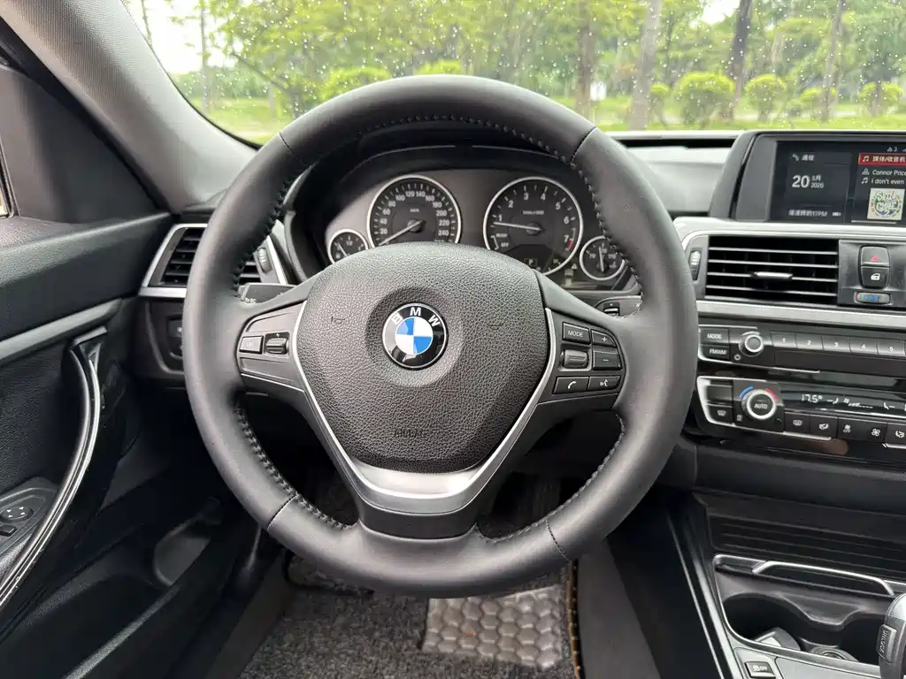 BMW 3 Series GT 2018 320i Fashion Edition