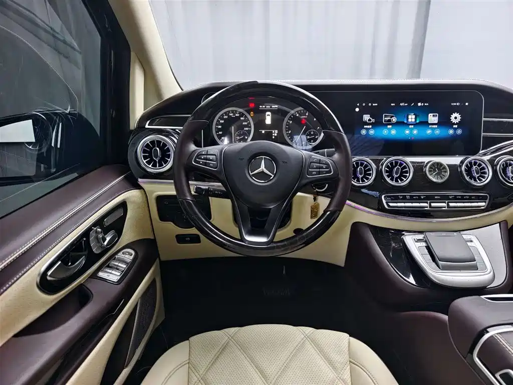 Mercedes-Benz Vito 2023 2.0T Business Edition 7-Seater