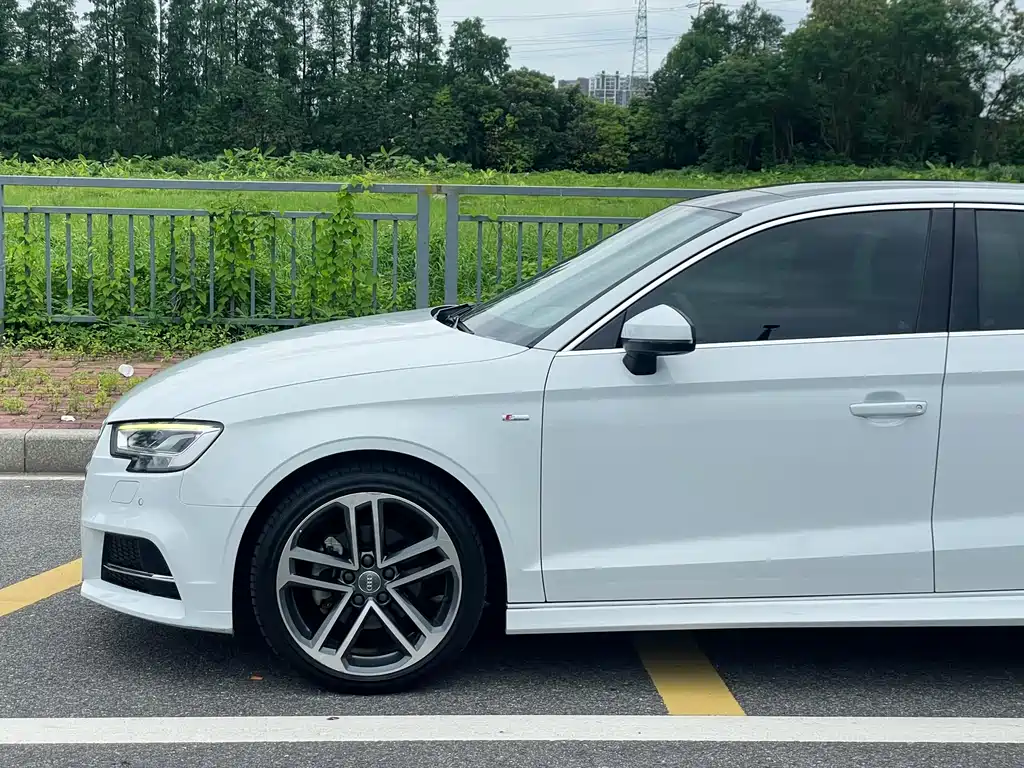 Audi A3 2020 Limousine 35 TFSI Sport China VI