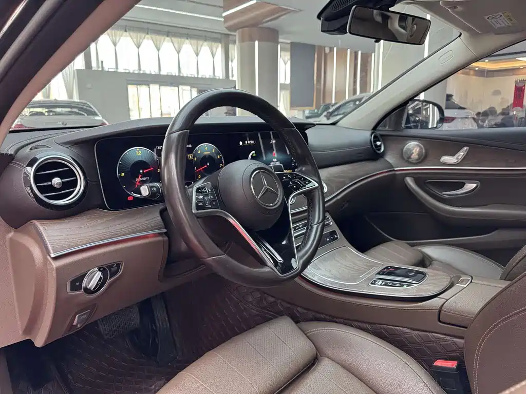 Mercedes-Benz E-Class 2022 E 260 L