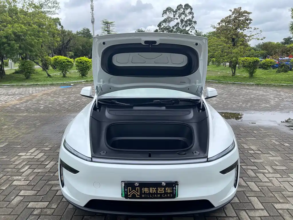 Model Y 2025 Rear-Wheel Drive
