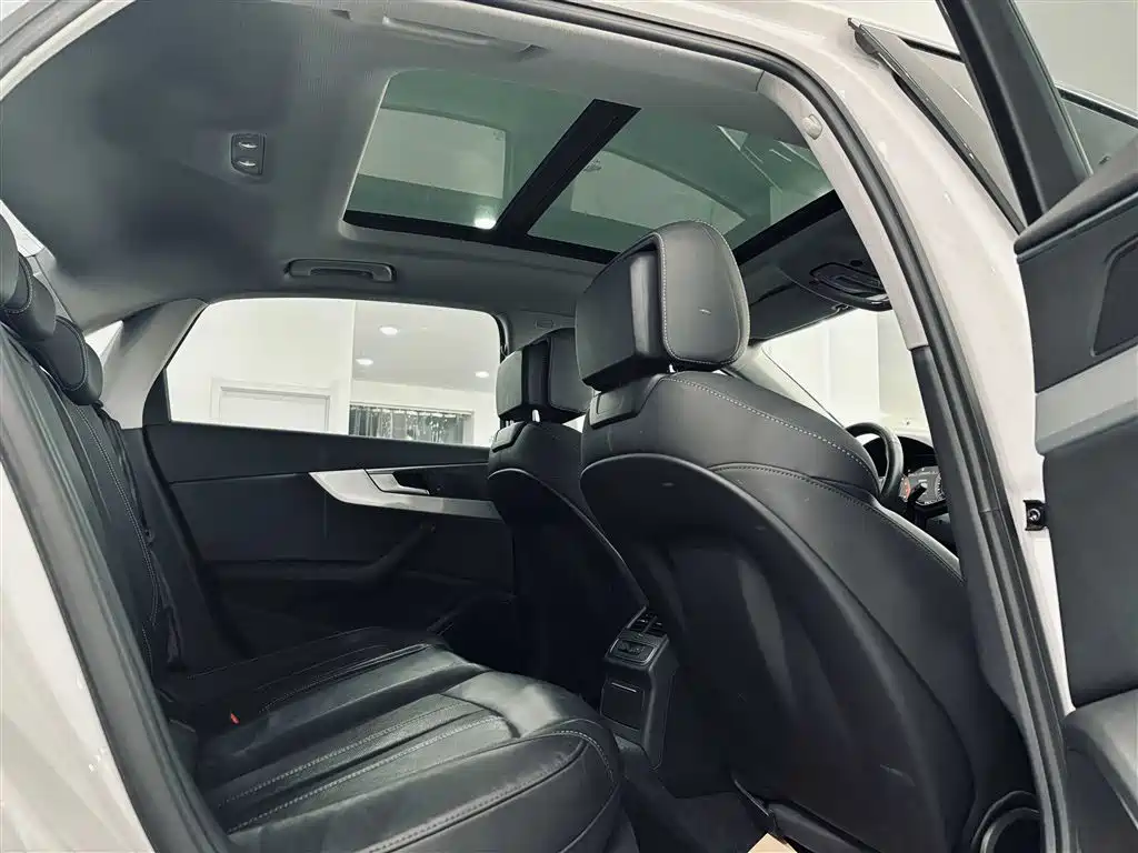 Audi A4L 2022 40 TFSI Fashion Dynamic