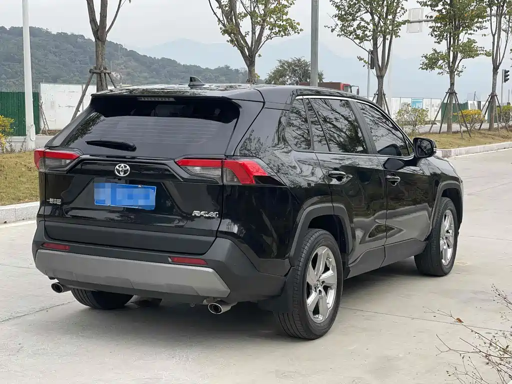 Toyota RAV4 2021 2.0L CVT FWD Style Edition