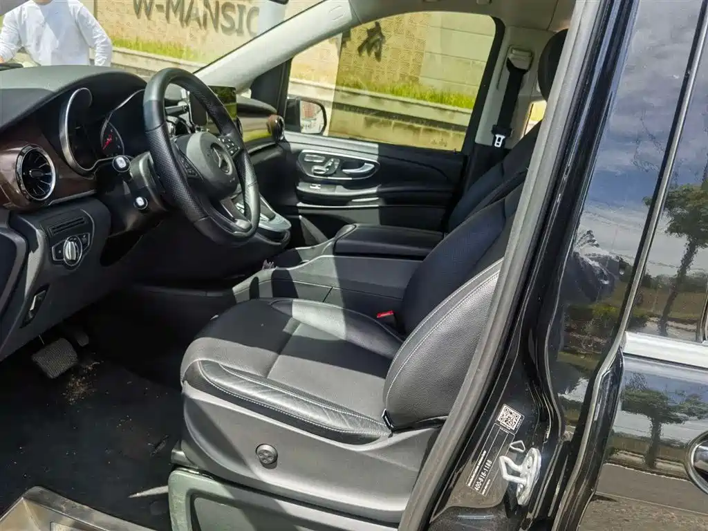 Mercedes-Benz V-Class 2020 V 260 Navigator Edition