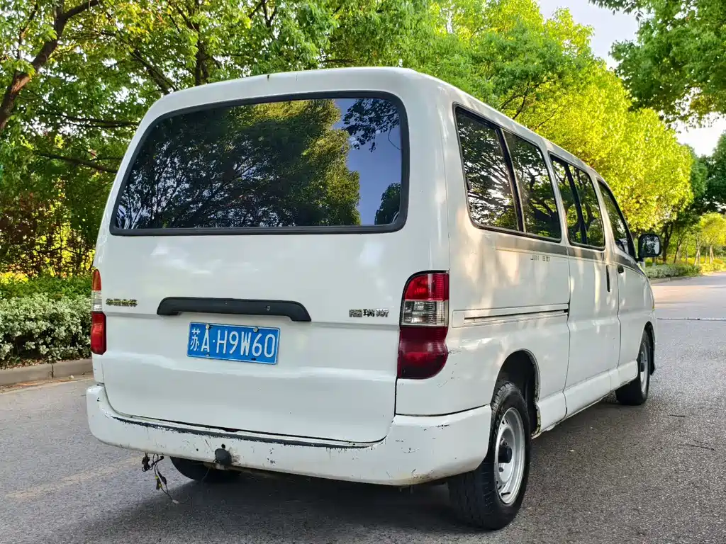 Brilliance Granvia 2016 2.0L Classic Edition Standard Long Wheelbase 9-Seater