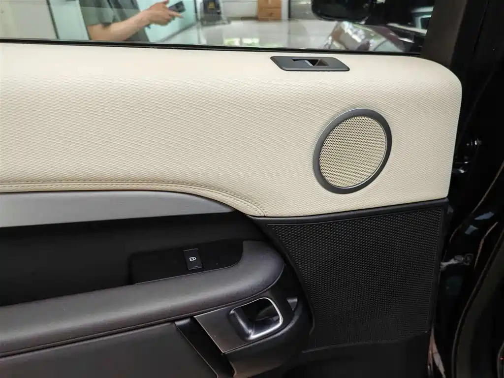Land Rover Discovery 2021 360PS R-Dynamic S