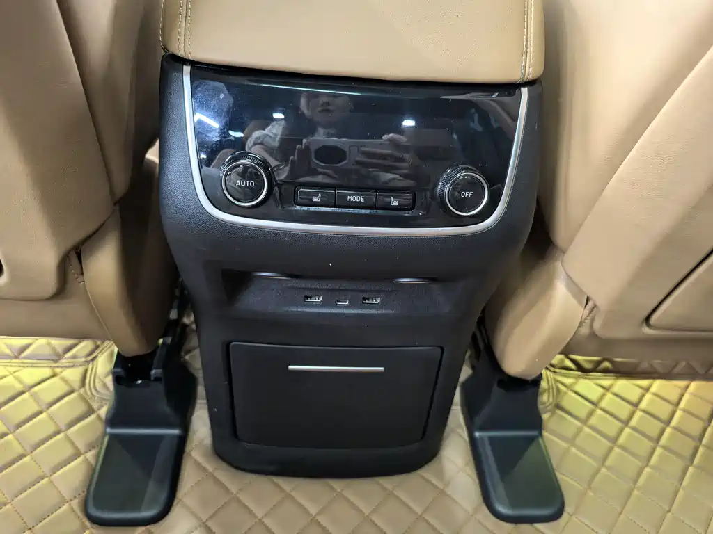 Li Auto ONE 2020 EREV 6-seat Edition
