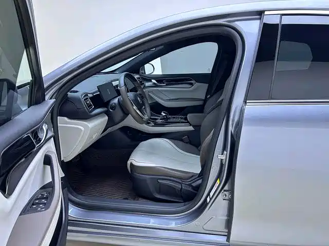 BYD Qin PLUS 2023 Champion Edition DM-i 120KM Leading Edition