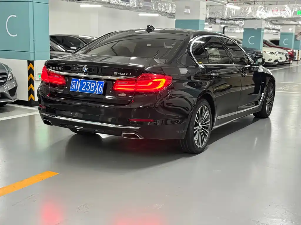 BMW 5 Series 2018 530Li Exclusive Luxury Package - фото 5