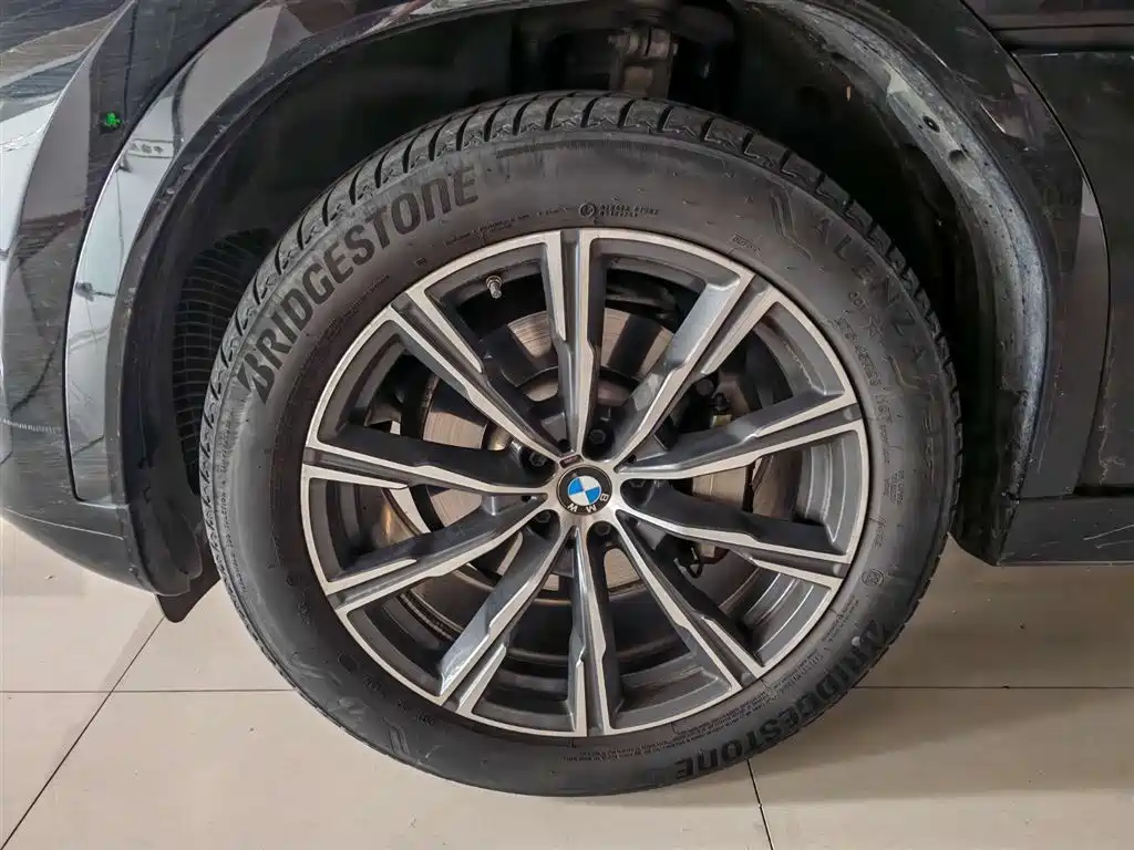 2023 BMW X6 xDrive30i M Sport Package - фото 2