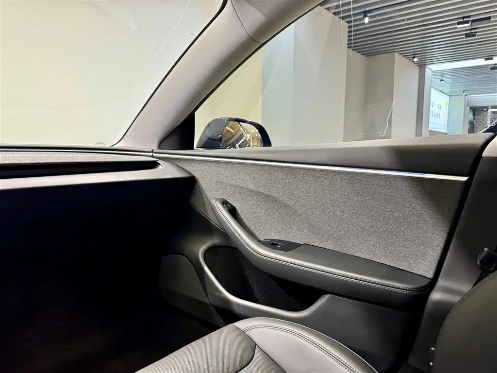 Tesla Model 3 2023 RWD