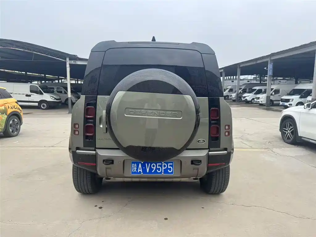 Land Rover Defender 2024 110 3.0T P400 X-DYNAMIC HSE