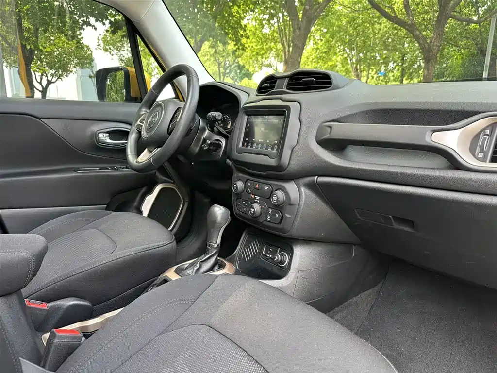 Jeep Renegade 2018 Connected Screen Edition 180T Automatic High Energy Edition