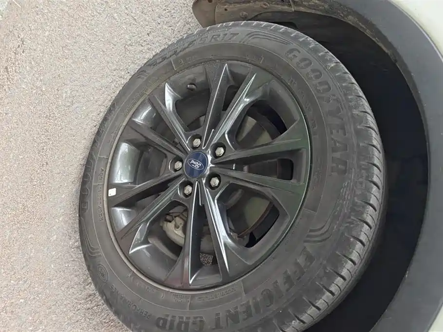 Ford Kuga 2019 EcoBoost 180 FWD Platinum Edition China VI