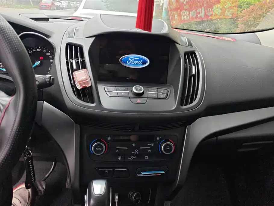 Ford Kuga 2019 EcoBoost 180 FWD Platinum Edition China VI