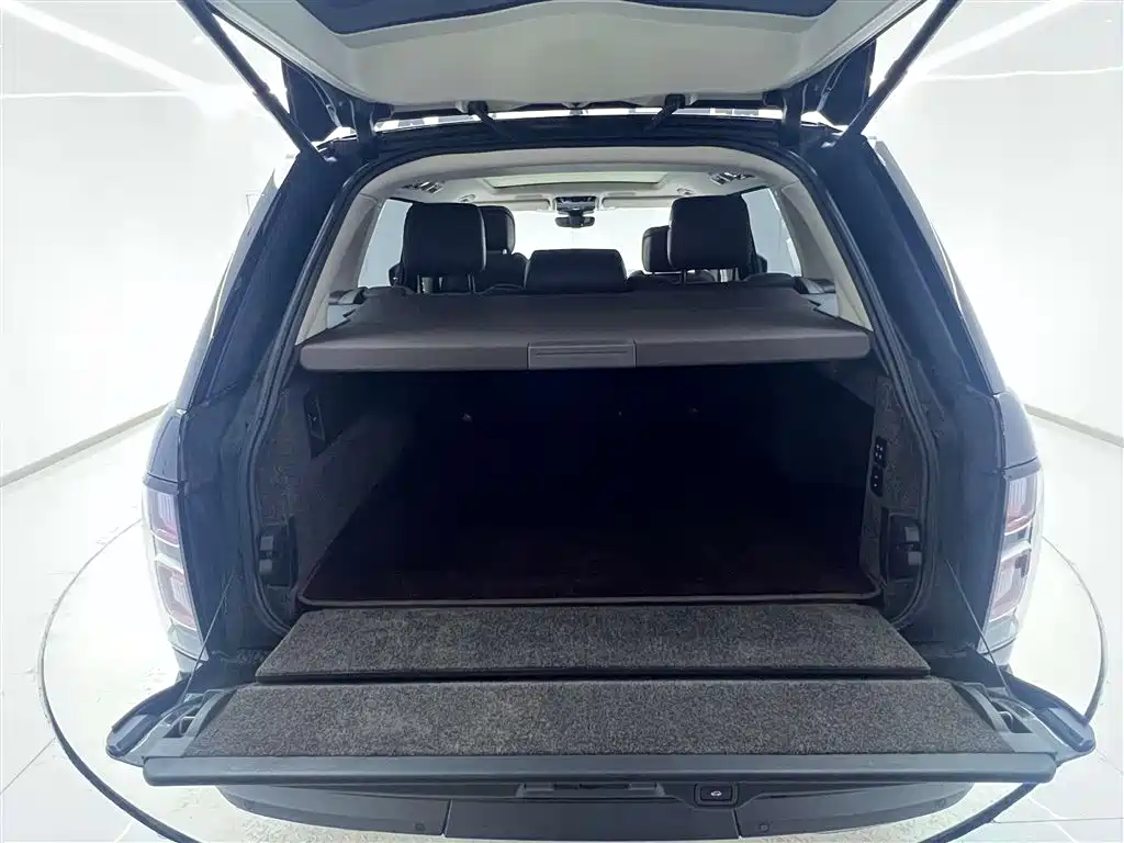 Range Rover 2020 3.0 L6 Heritage Extended Wheelbase Edition