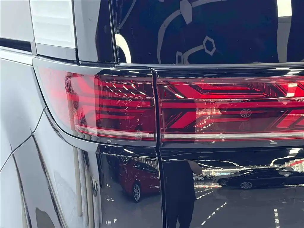 Denza D9 2024 DM-i 980 AWD Zunjong Edition