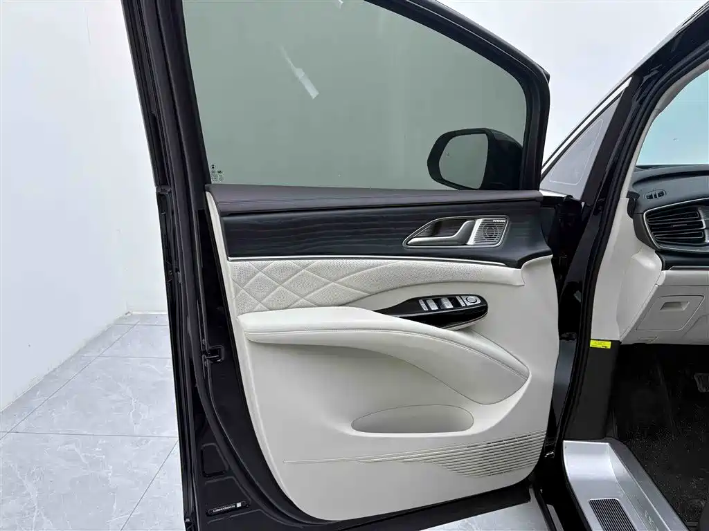 Denza D9 2024 DM-i 980 AWD Zunjong Edition
