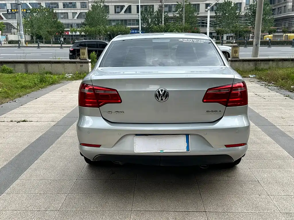 Volkswagen Bora 2014 1.6L Manual Comfort