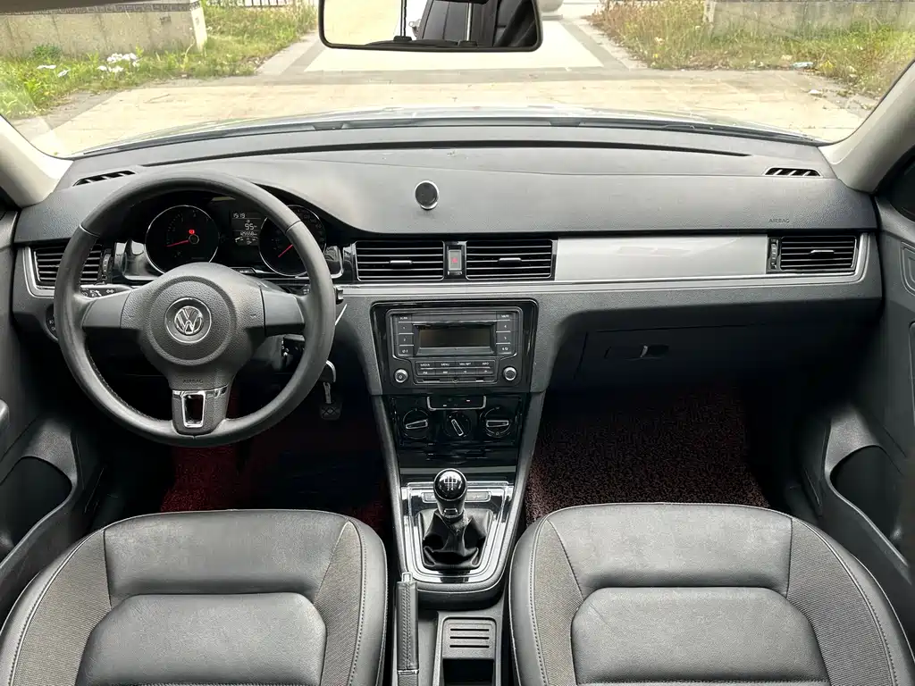 Volkswagen Bora 2014 1.6L Manual Comfort