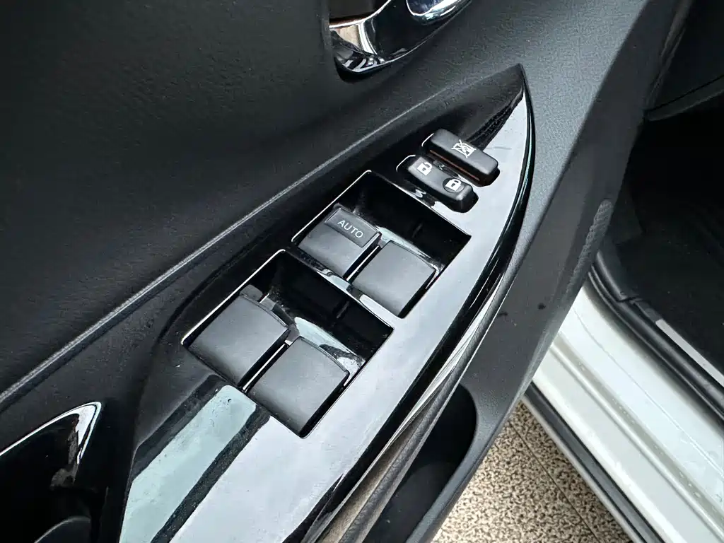 Yaris L 2020 1.5L CVT Premium