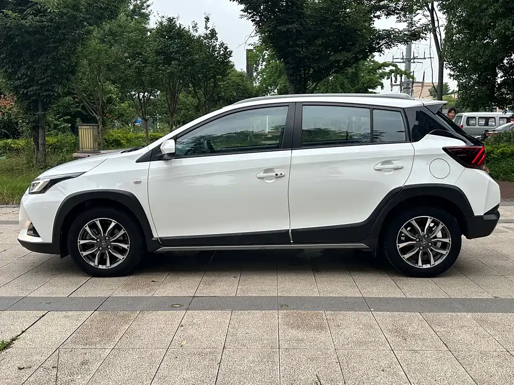 Yaris L 2020 1.5L CVT Premium