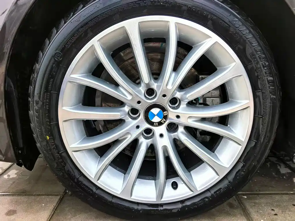 BMW 5 Series 2014 525Li Luxury Design Package