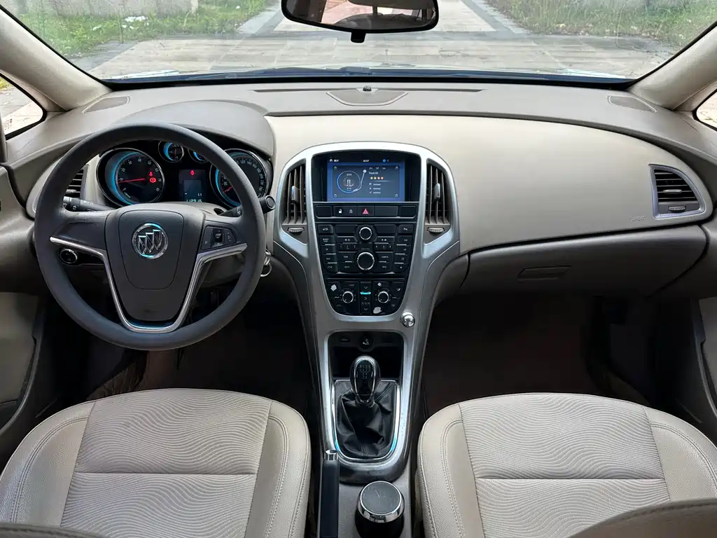 Buick Excelle GT 2013 1.6L Manual Entry Edition