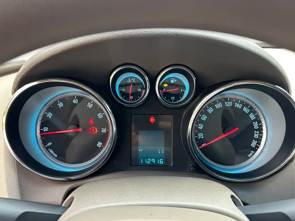 Buick Excelle GT 2013 1.6L Manual Entry Edition