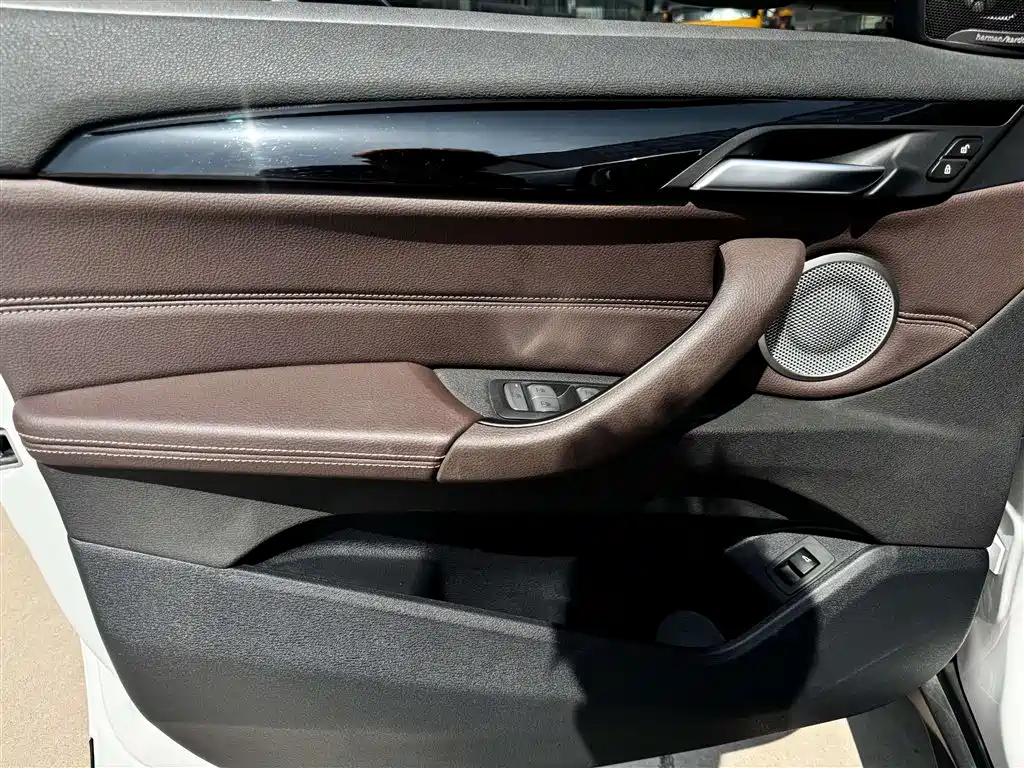 BMW X1 2021 sDrive25Li Leading Edition - фото 28