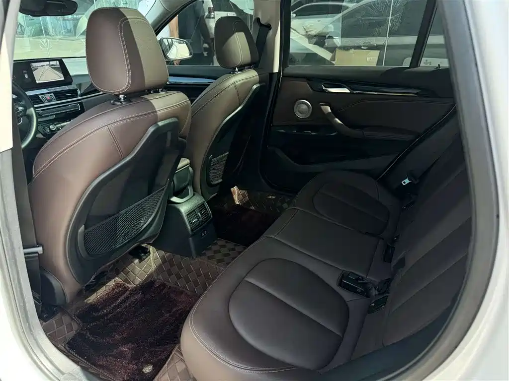 BMW X1 2021 sDrive25Li Leading Edition - фото 27
