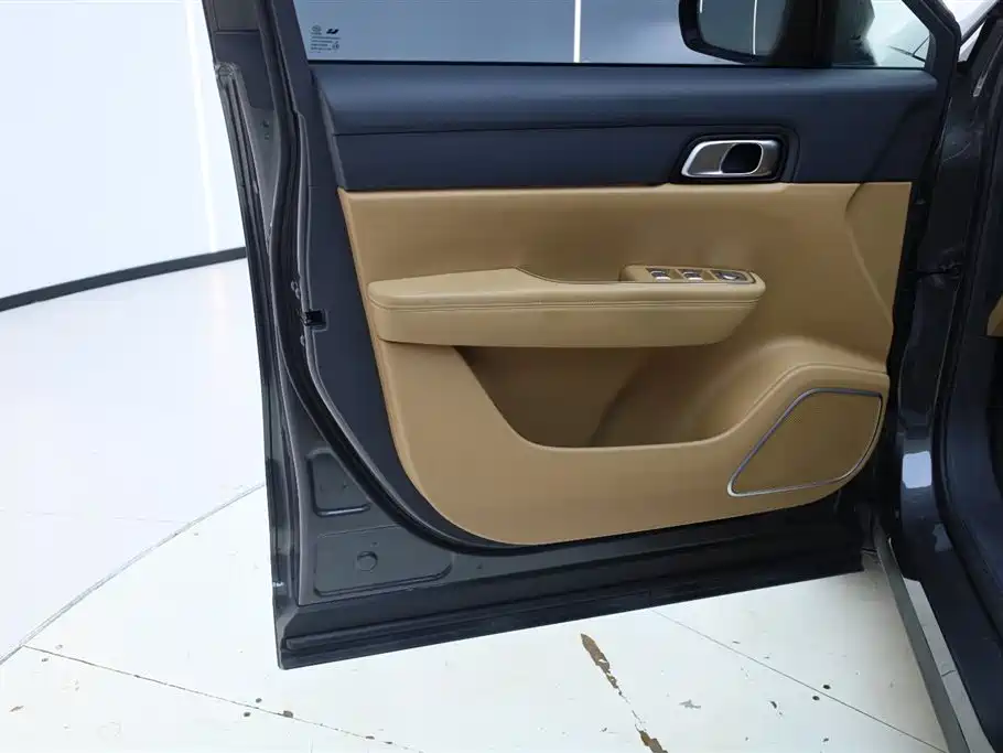 Li Auto ONE 2021 Extended-Range 6-Seater Edition