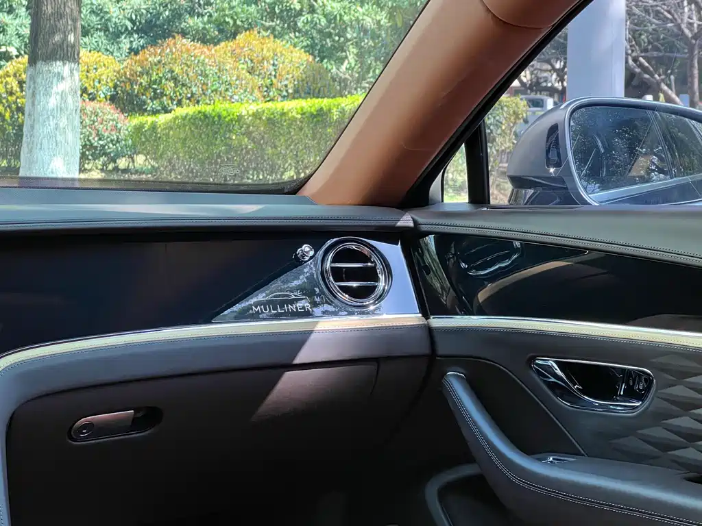 Bentley Flying Spur Plug-in Hybrid 2022 2.9T V6 Hybrid Mulliner