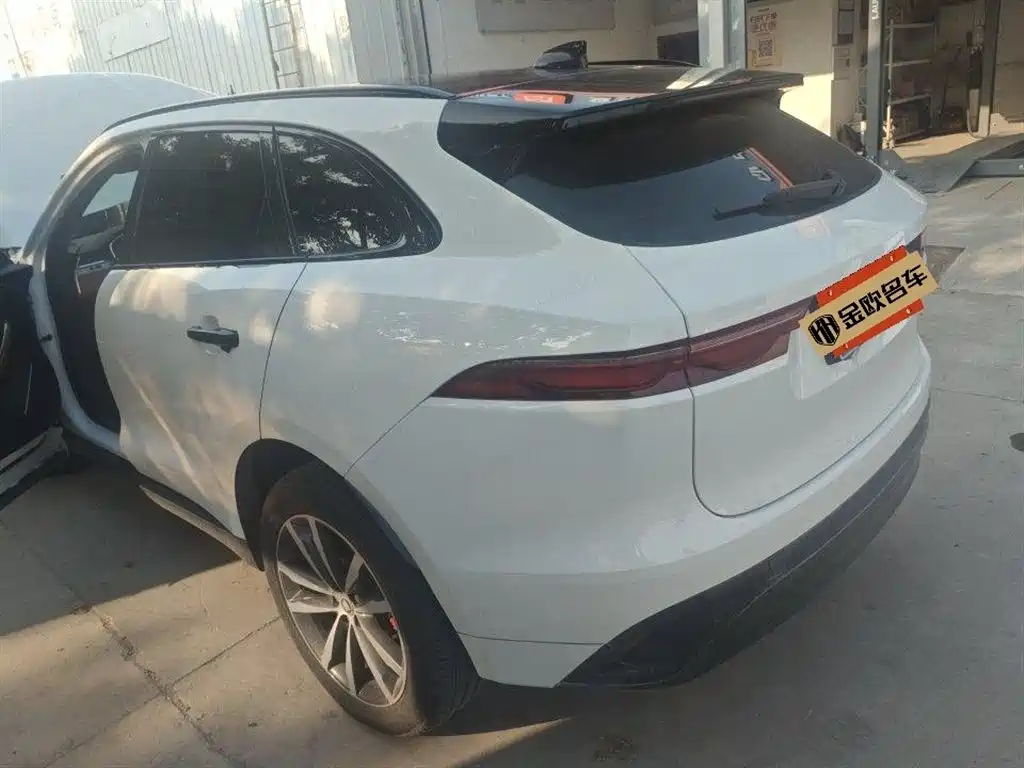 Jaguar F-PACE 2024 P250 R-Dynamic SE