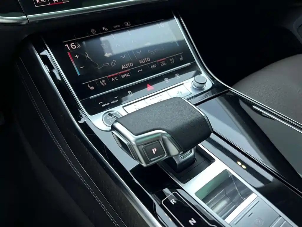 Audi A8L 50 TFSI quattro Selection Plus