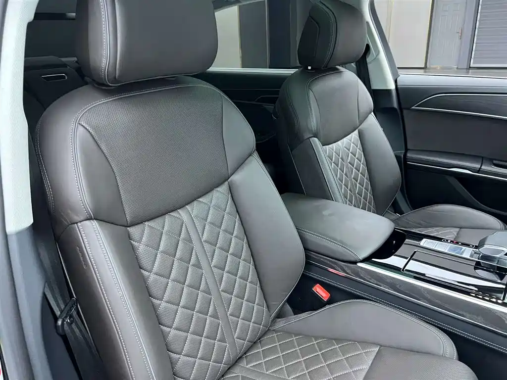 Audi A8L 50 TFSI quattro Selection Plus