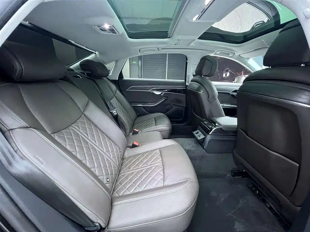 Audi A8L 50 TFSI quattro Selection Plus
