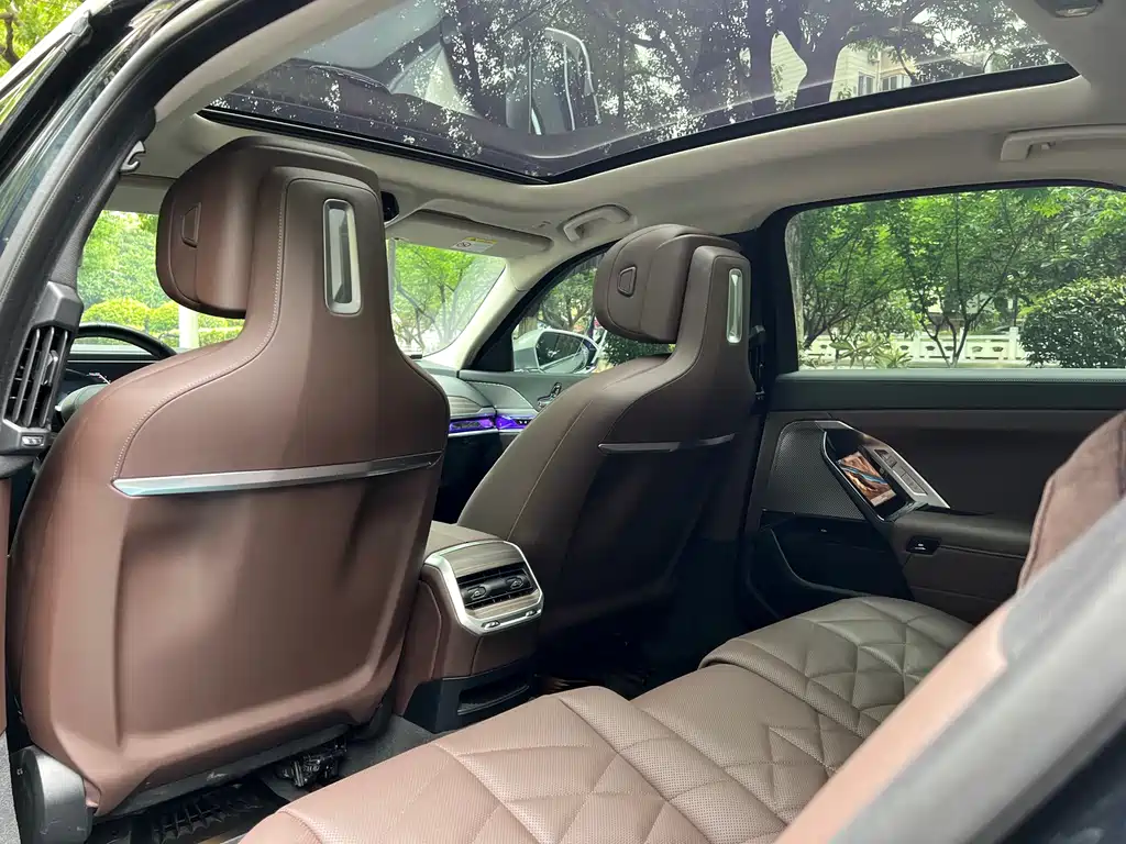 BMW 7 Series 2023 735Li M Sport Package